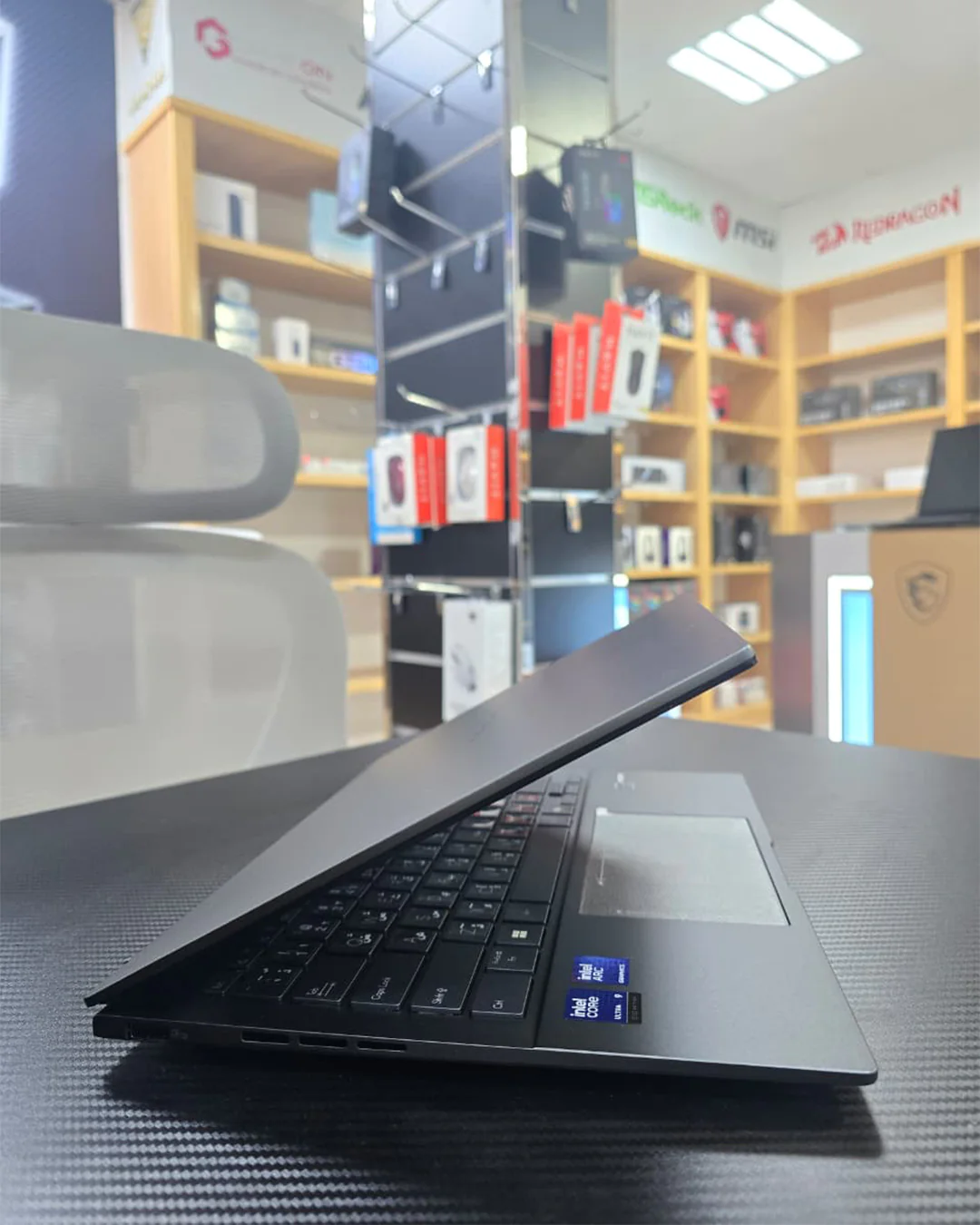 Asus Zenbook 14” OLED Touchscreen – Intel Core Ultra 9 285H | 32GB LPDDR5X | 1TB PCIe 4.0 SSD | Intel Arc Graphics - Image 6